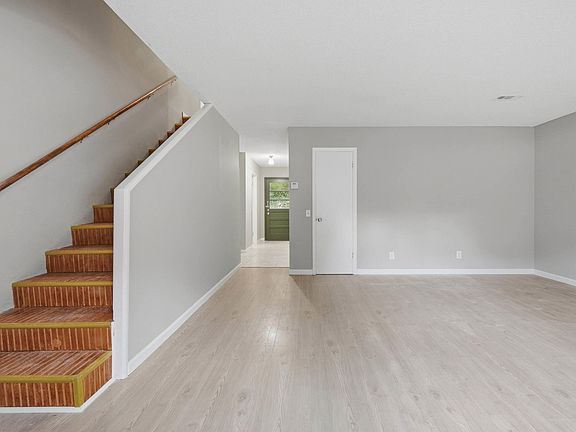 5th image of 1418 Walston Ave