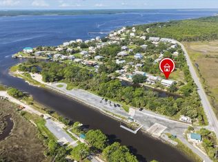 11 Sunrise Ln, Panacea, FL 32346