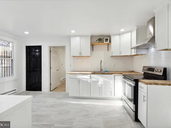 1518 Arrott St, Philadelphia, PA 19124