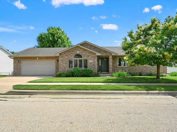 3524 Lunar Dr, Dubuque, IA 52003