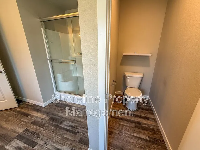 19304 Geneva Way — Photo 29