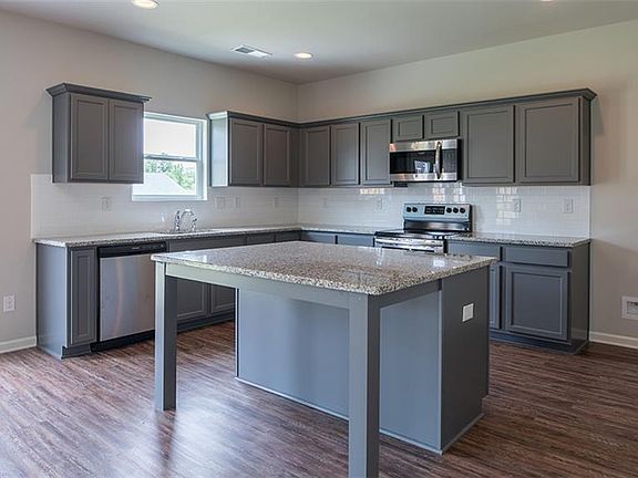 3rd image of 1241 Brookstone Cir NE