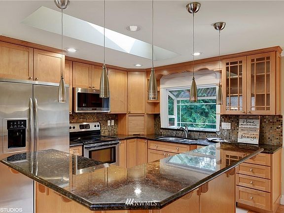 2nd image of 15315 NE 65th Ct