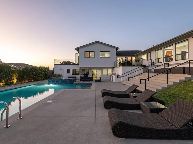 Swimming Pool/Hot Tub/Sauna