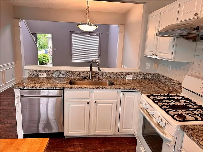 6004 Falling Water Ct — Photo 5