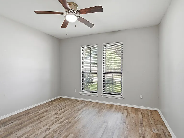 2223 Sierra Dr — Photo 20
