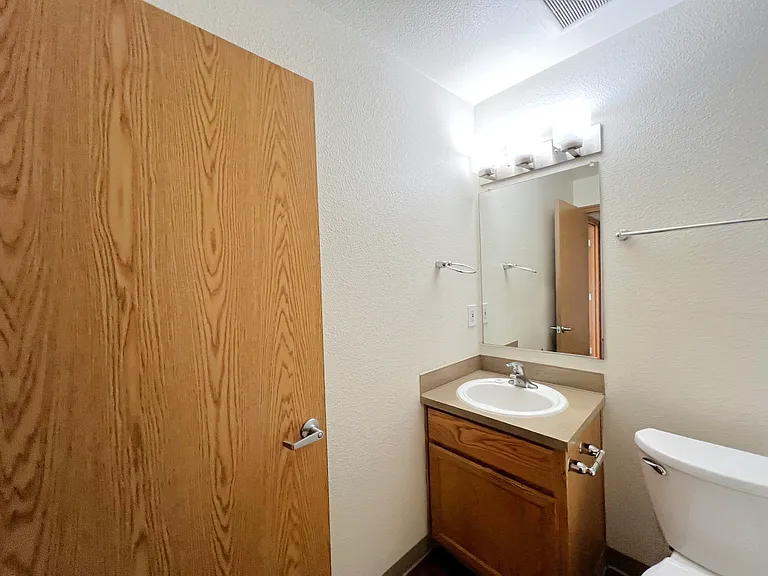 Pleasant Ridge Apartments — Photo 43