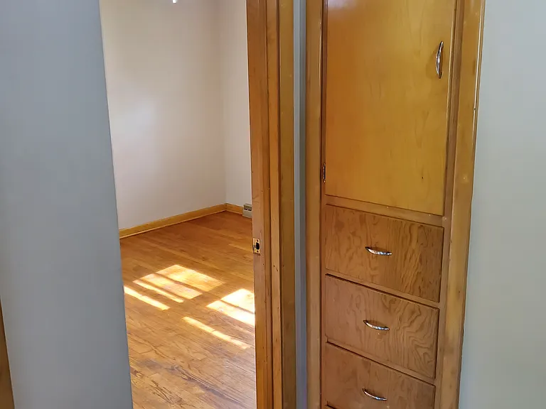 1163 Higgins Ave — Photo 28