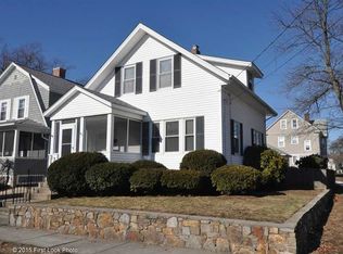 91 Oakland Ave, Cranston, RI 02910