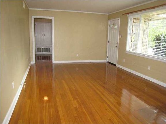 2nd image of 3537 Royal Crest Dr