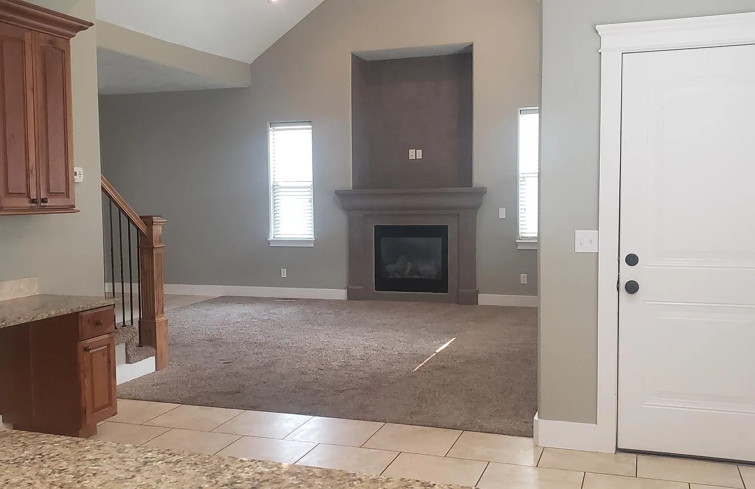3 bed, 2.5 bath, 2600 sqft, $1,850 — Photo 3
