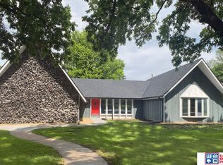 1300 S 5th Ave, Beatrice, NE 68310