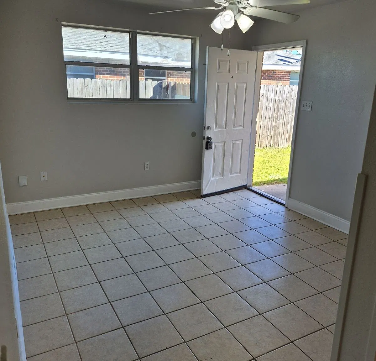3210 Pakenham Dr — Photo 2
