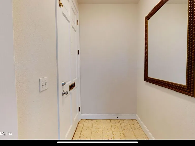 2114 Schumacher Ave #2 — Photo 5