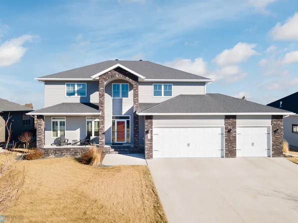 7212 14th St S, Fargo, ND 58104