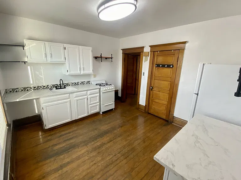 Lincoln Park Apartments — Photo 20