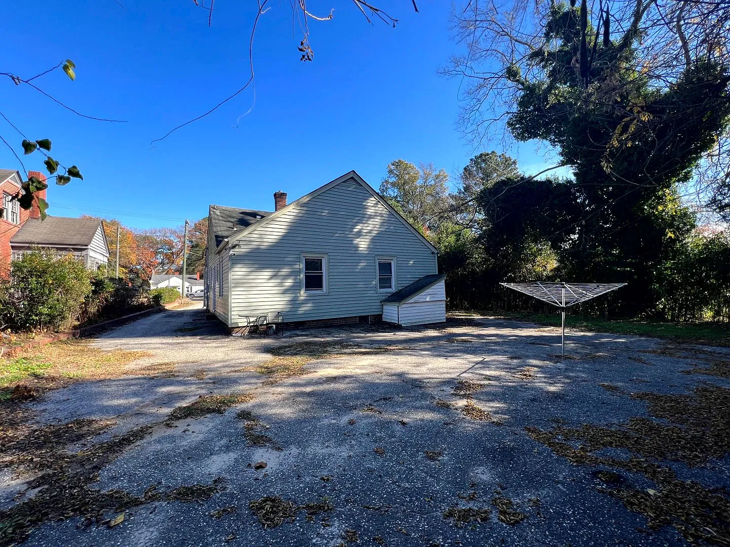 1607 Ramsey ~ Kings Terrace — Photo 2