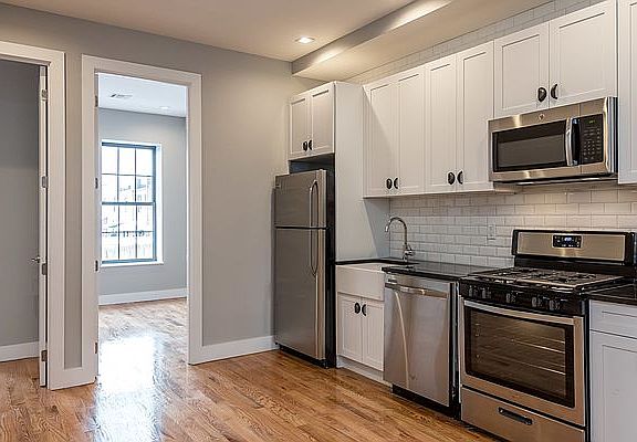 3rd image of 465 Rogers Ave #2