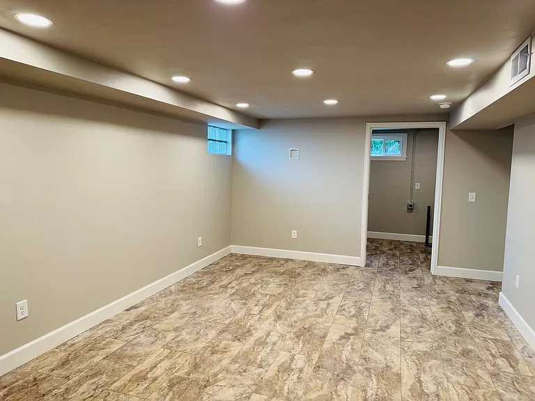 1718 Virginia Ln — Photo 22