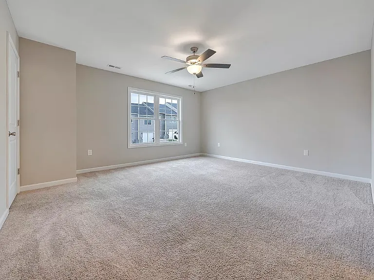 915 Holland Loop NW — Photo 15