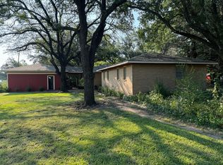 205 W Dickson St, Milford, TX 76670