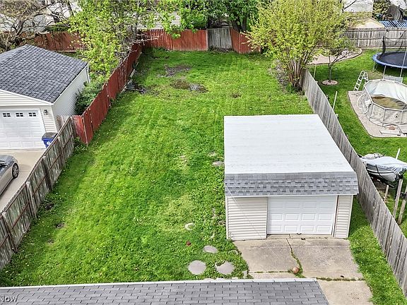 4th image of 12506 Kirton Ave