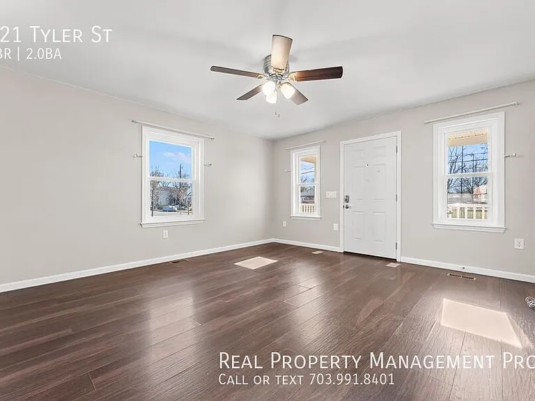 321 Tyler St — Photo 5