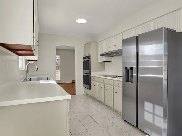 7126 Kings Castle Cv — Photo 9