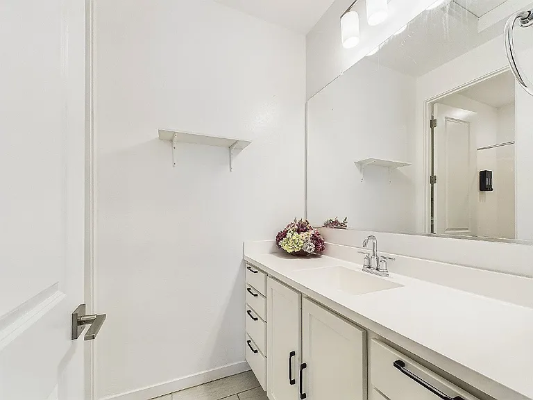 1133 N Jay Pl — Photo 20