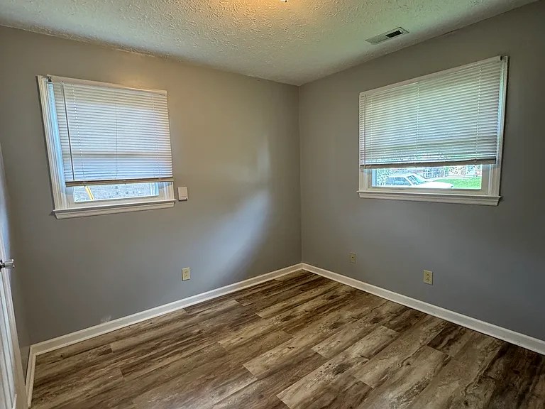 289 Paddock Dr — Photo 6