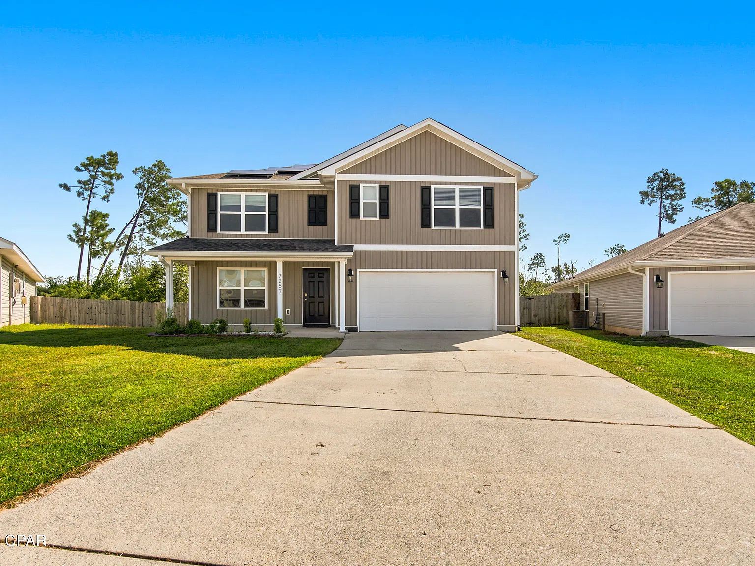 5 bed, 2556 sqft, $2,800 — Photo 2