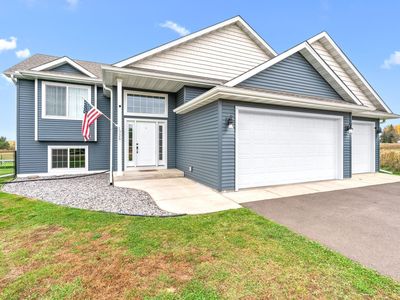 1325 Carriage Hill Dr, Hinckley, MN, 55037