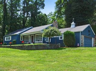 10 Dexterdale Dr, Warwick, RI 02886