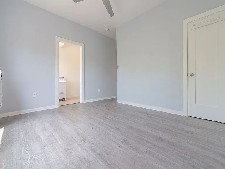 2622 Brighton Ave #8 — Photo 6