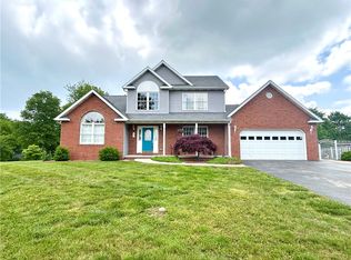 121 Cardinal Dr, Kittanning, PA 16201