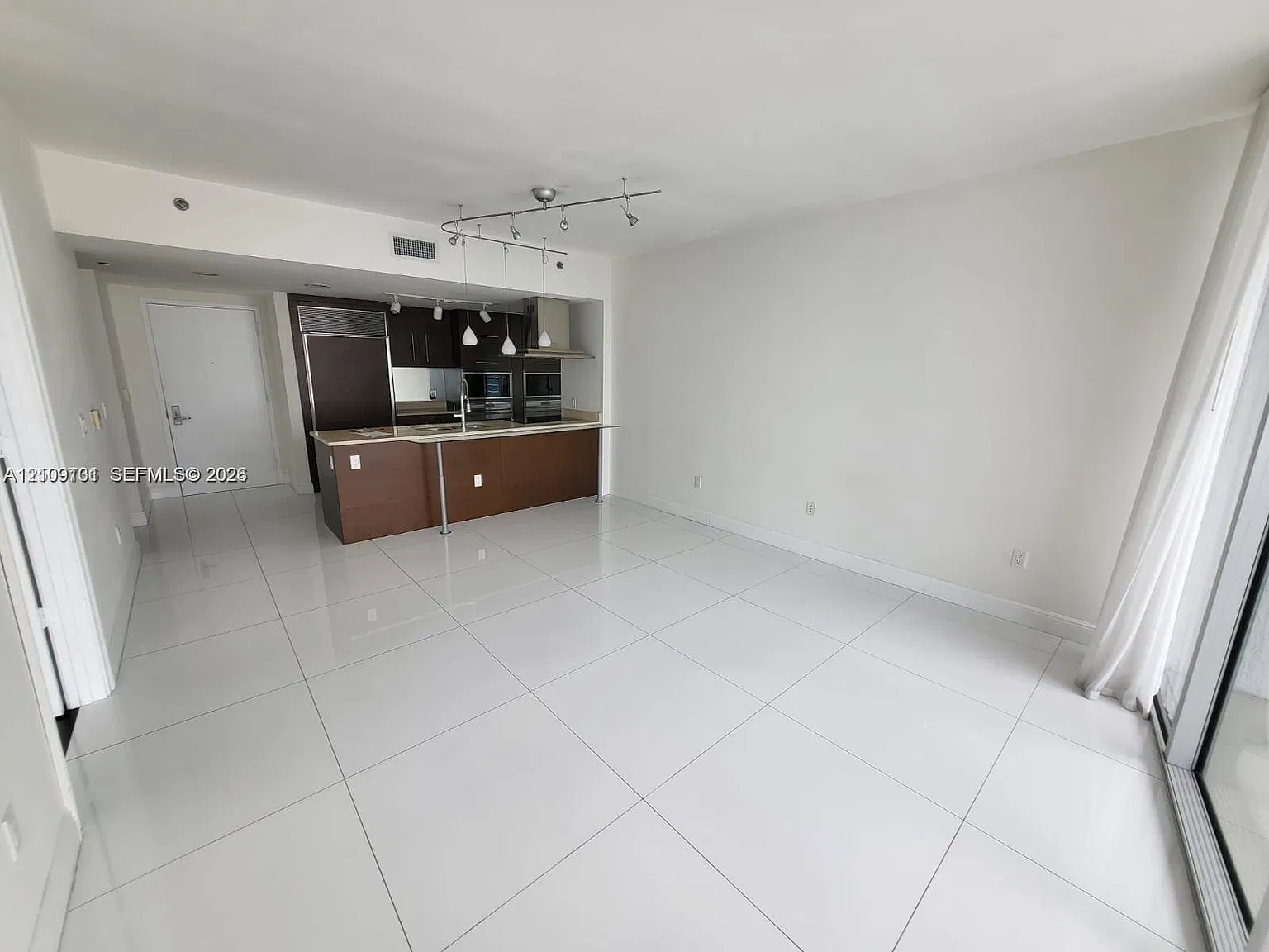 Icon Brickell Condo No 3 — Photo 2