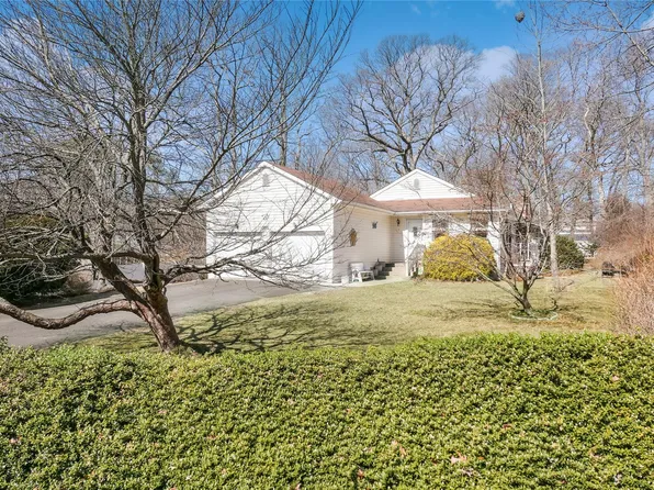 161 Smith Rd, Ronkonkoma, NY 11779