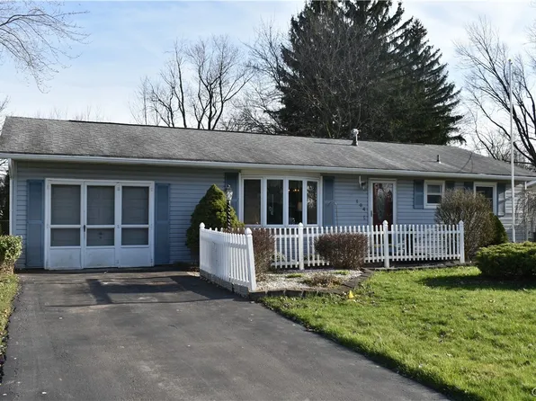 104 Altmont Dr, East Syracuse, NY 13057