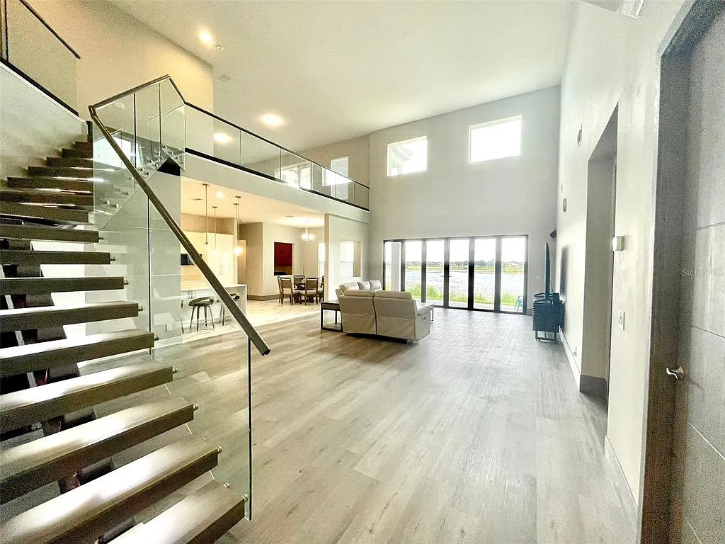 6 bed, 6.5 bath, 5174 sqft, $7,500 — Photo 4