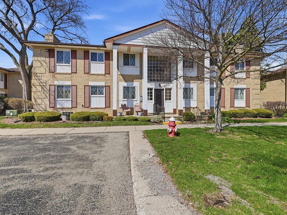1st image of 29225 Hayes Rd APT 11