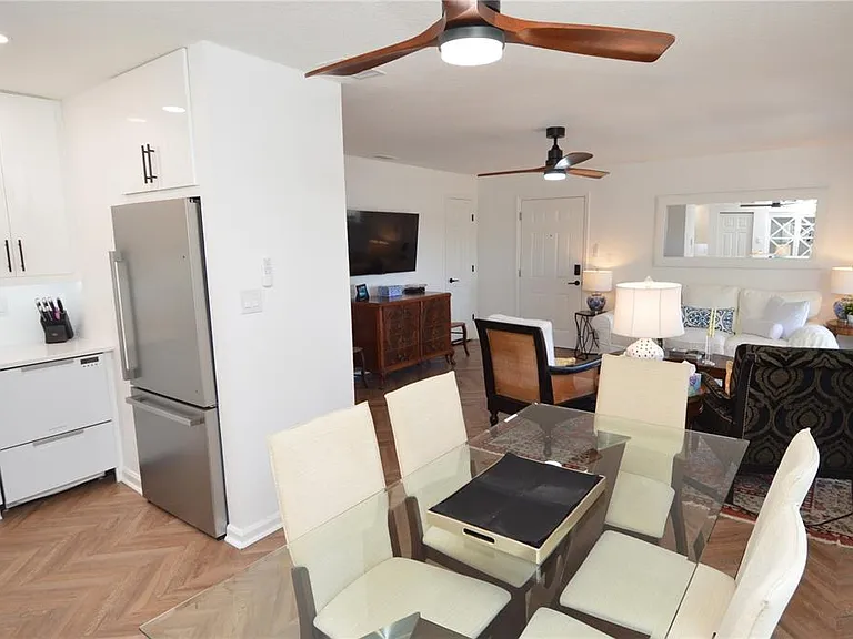 5048 Beach Dr SE #F — Photo 16