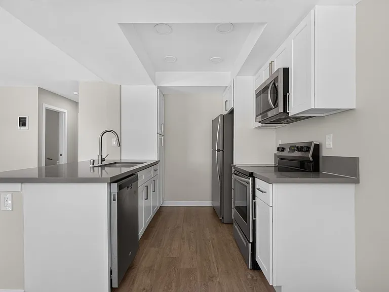 425 Coronado Ave — Photo 24
