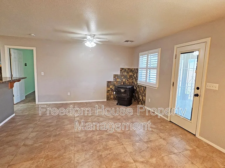 111 Mondale Ct — Photo 16