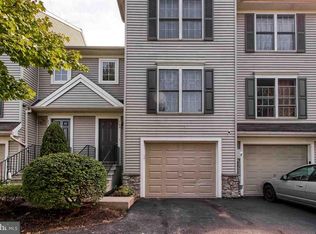 206 Banyan Circle Dr, Lancaster, PA