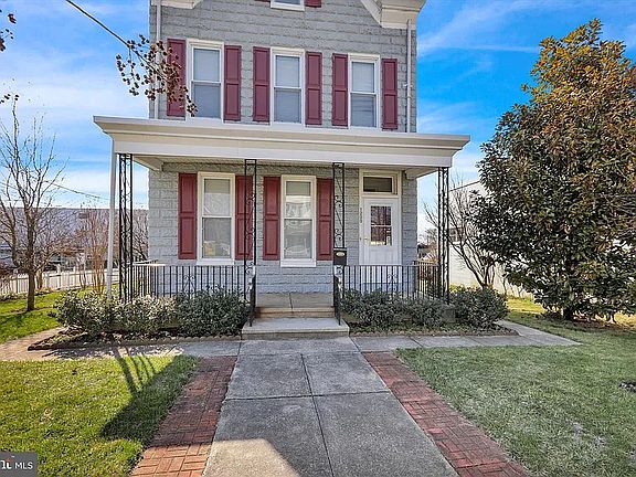 2nd image of 1200 Carbon St