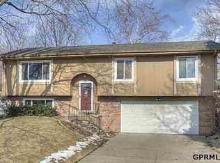 314 N 153rd Cir, Omaha, NE 68154