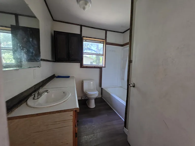 106 N 4th St — Photo 8