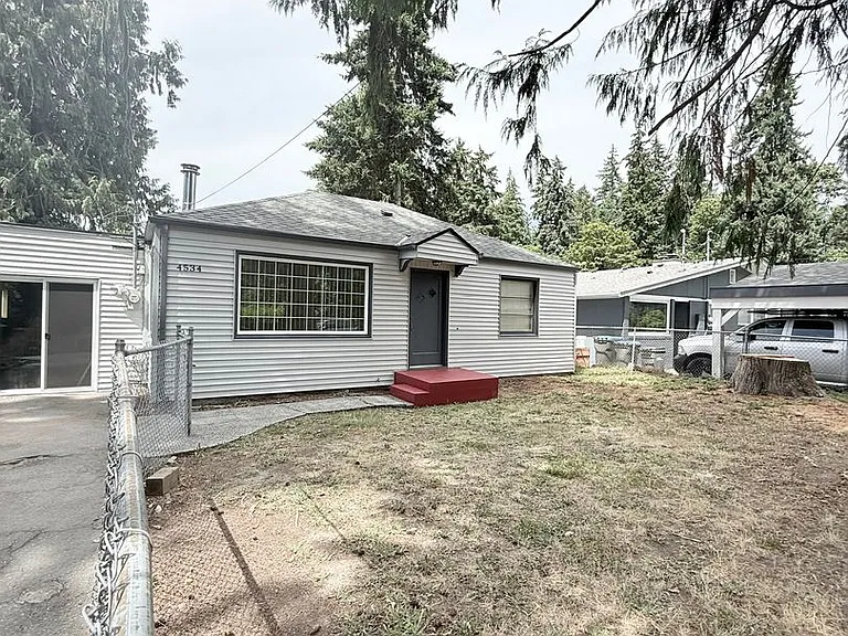 4534 The Cedars — Photo 3