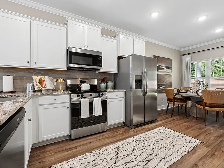 River Ford apartments community photo