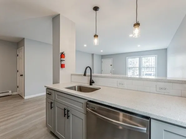 260 Randolph Avenue image 3 of 33